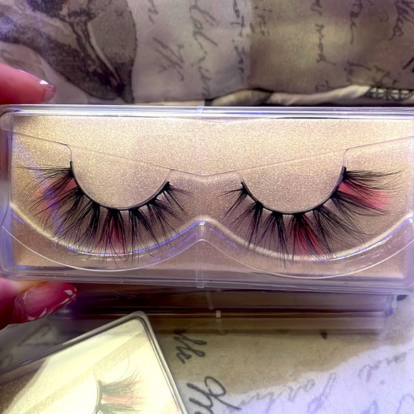 Volume false eyelashes! - Picture 1 of 2